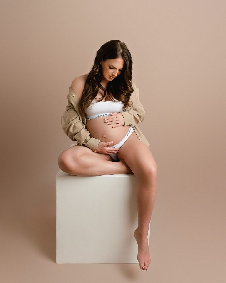 maternity photographer perth and kinross, maternity photographer perthshire, maternity photographer dundee, pregnancy photos